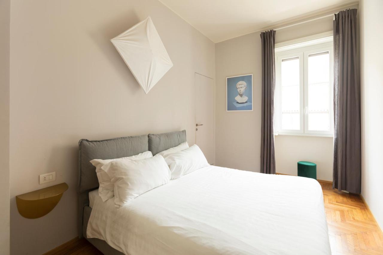 Duomo Big Apartment Милано Екстериор снимка